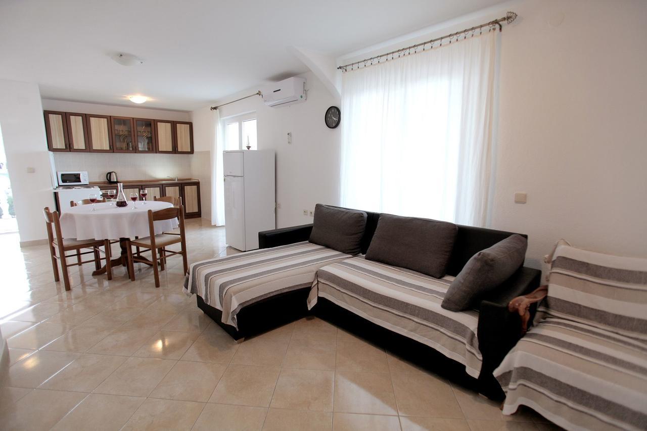 Apartments Iva Trogir Bagian luar foto