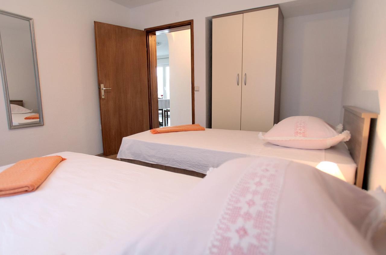 Apartments Iva Trogir Bagian luar foto