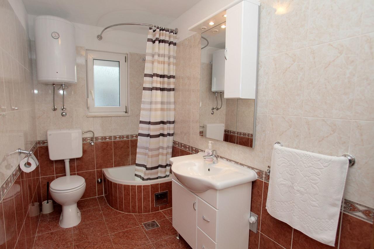 Apartments Iva Trogir Bagian luar foto