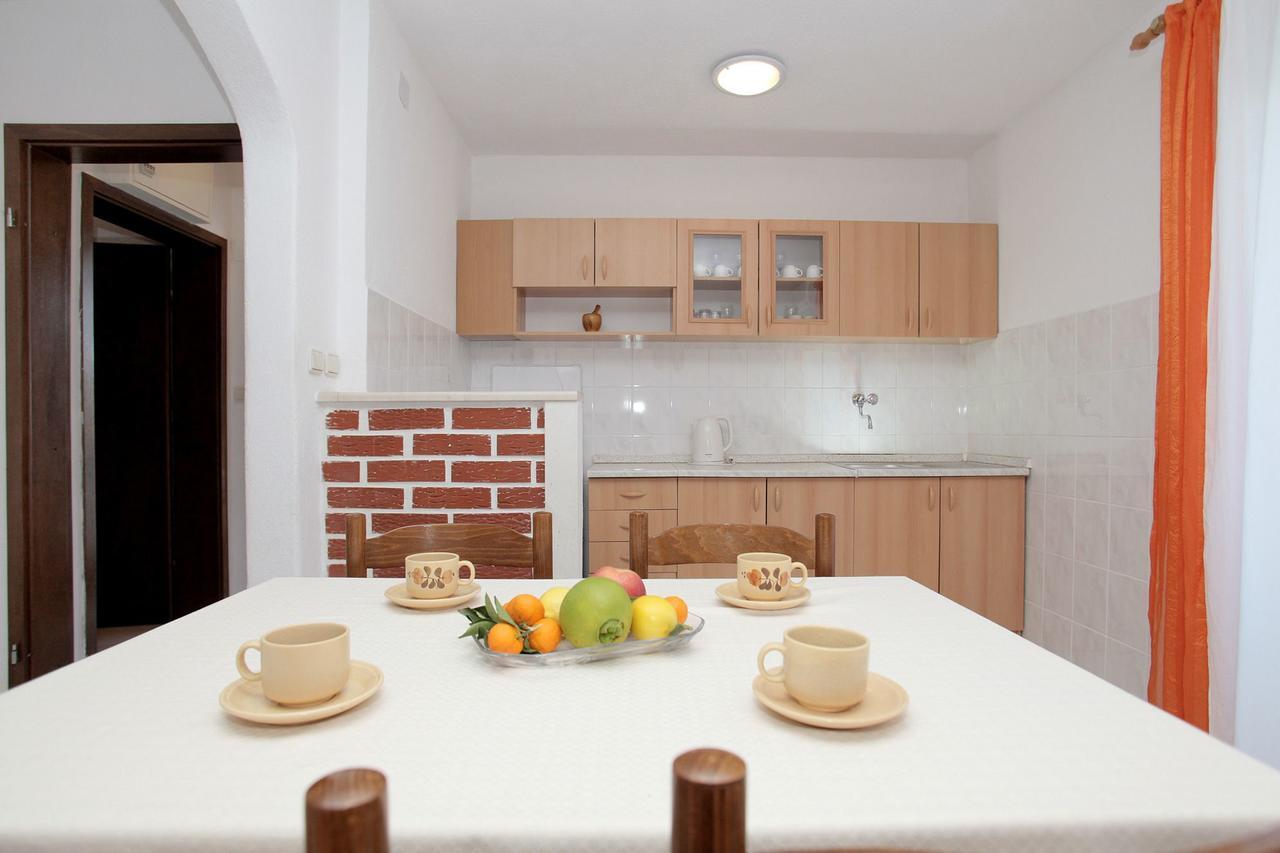 Apartments Iva Trogir Bagian luar foto