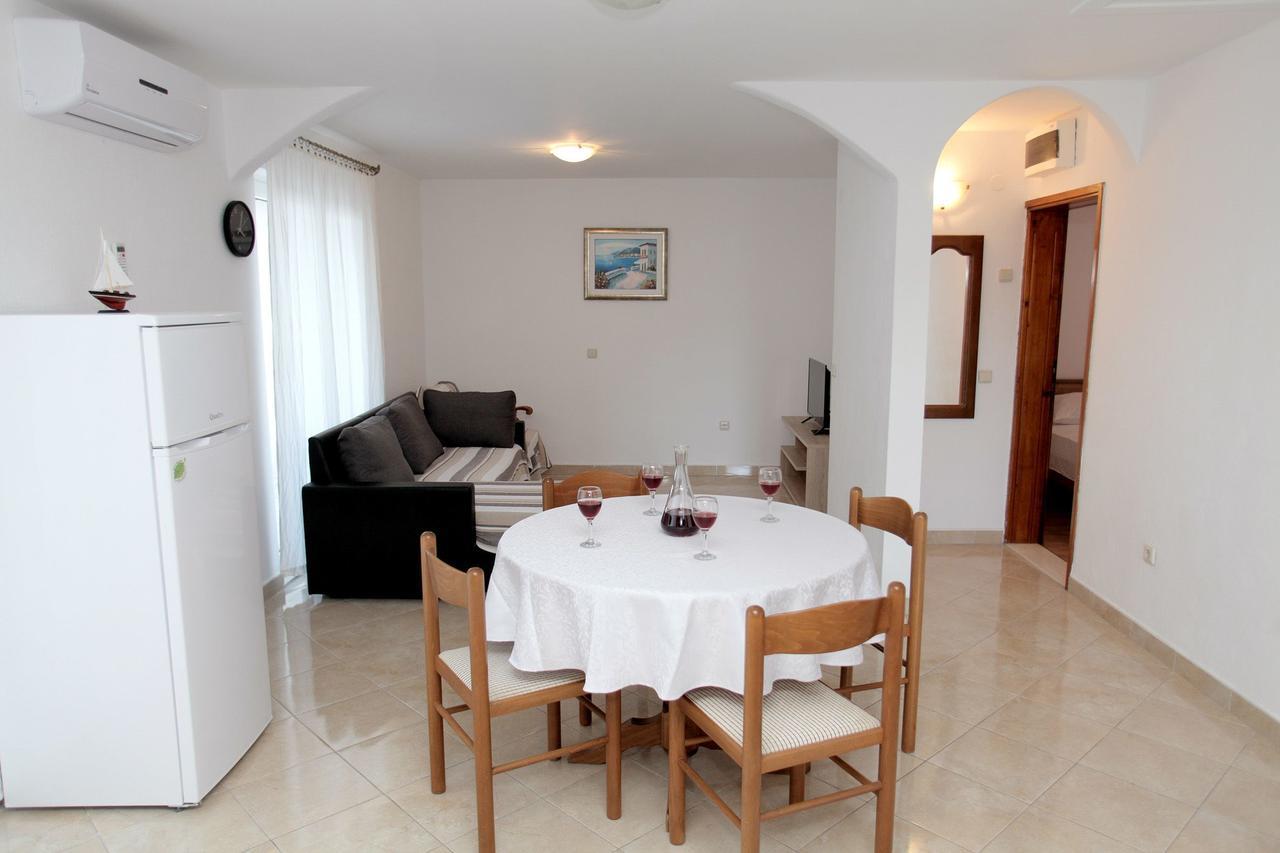 Apartments Iva Trogir Bagian luar foto
